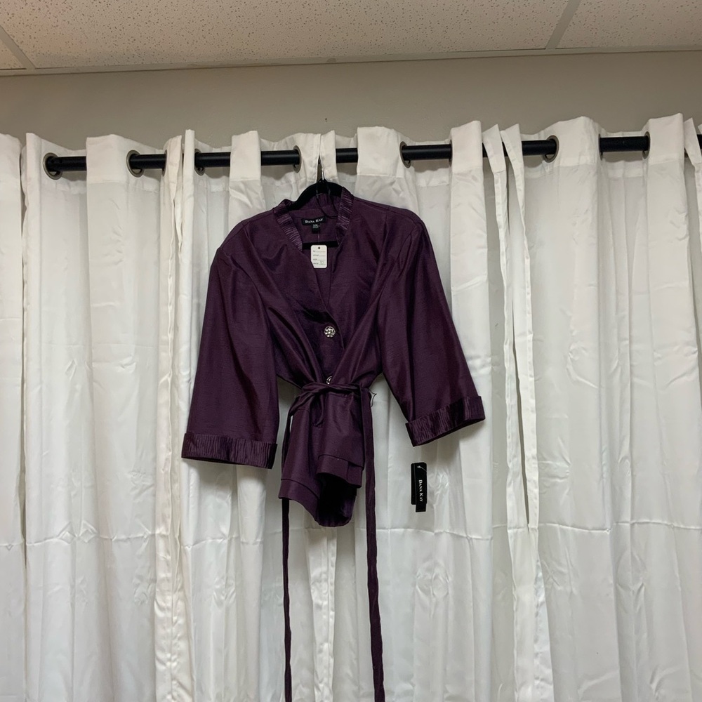 Dana Kay, purple jacket for women. Size 24 W.